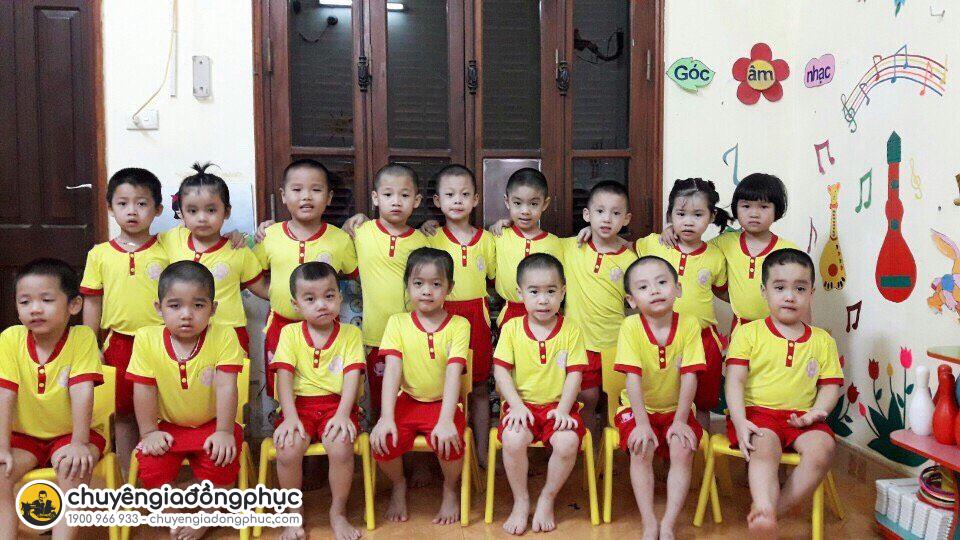 Đồng phục mầm non giúp bé trở nên tự tin, dễ hòa đồng hơn