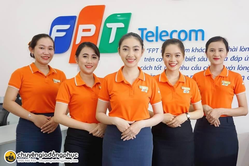 Chọn chất liệu vải may, màu mực in áo thun quà tặng