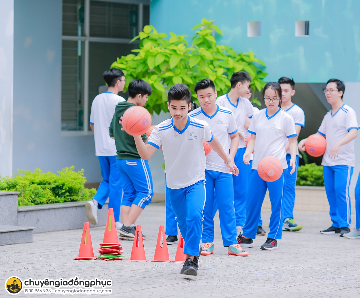 Áo thun đồng phục thể thao là gì?