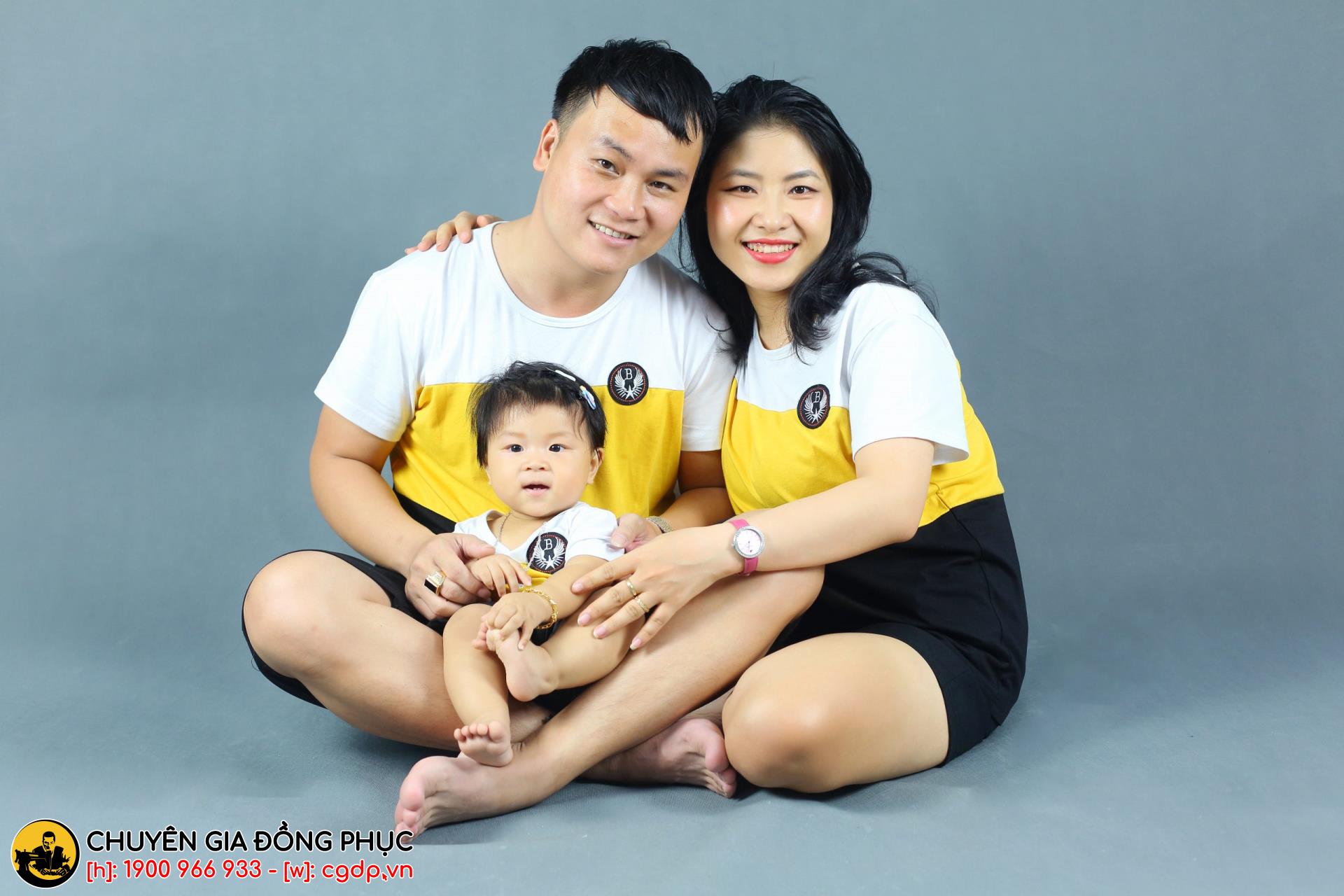 Áo thun gia đình 3 người