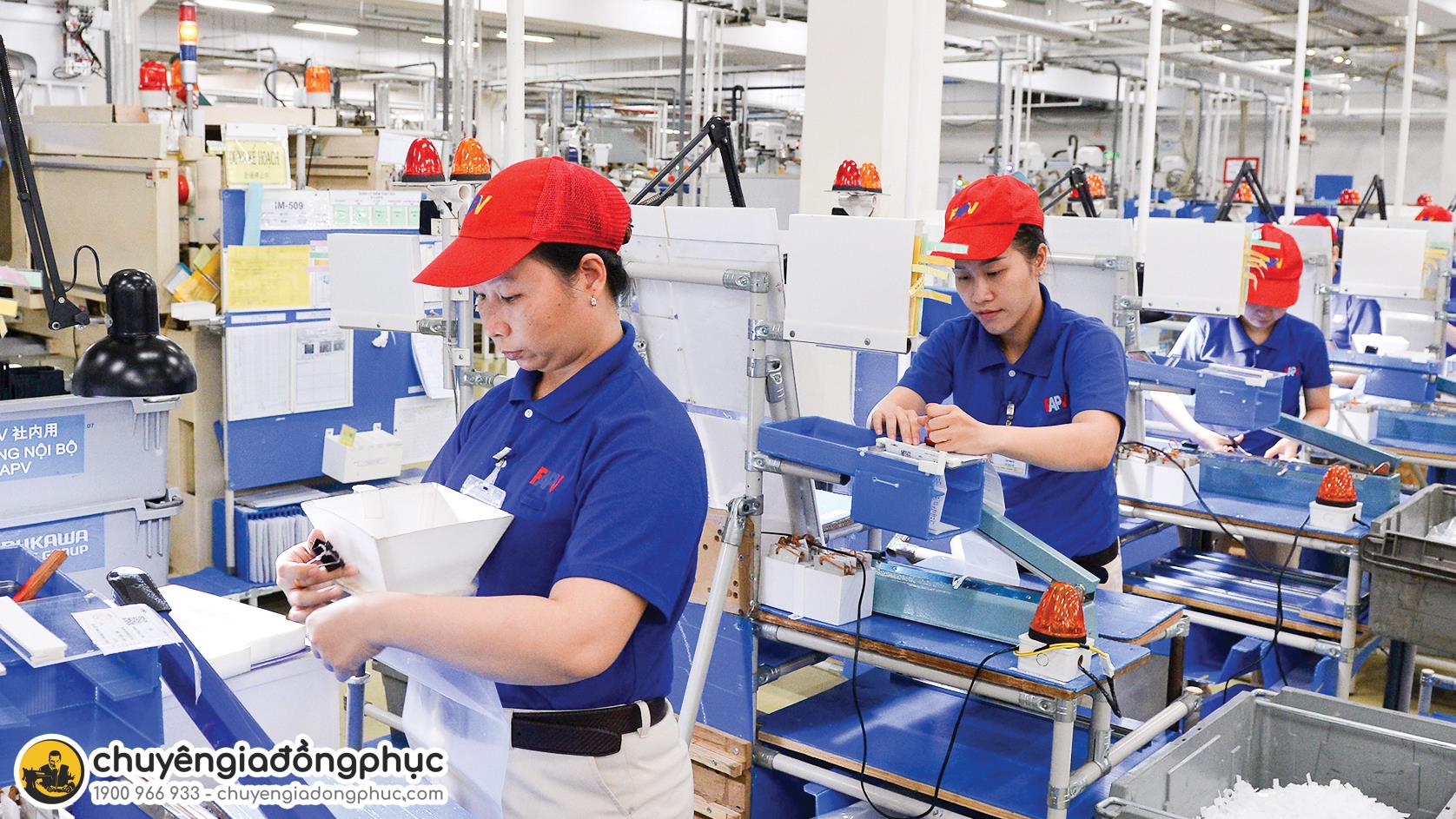 Việc may áo thun công nhân sẽ giúp công ty gia tăng độ nhận diện thương hiệu và quảng cáo rộng rãi hơn.