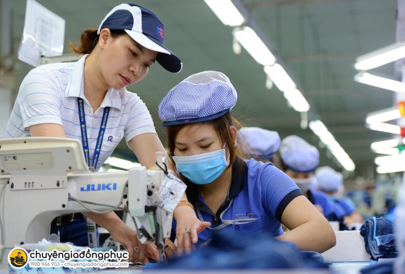 Màu sắc phù hợp may áo thun đồng phục công nhân