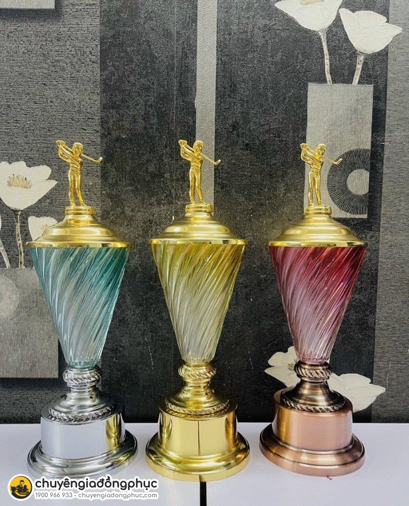Cúp pha lê màu sắc ấn tượng