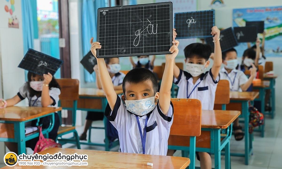 Đồng phục học sinh cấp 1