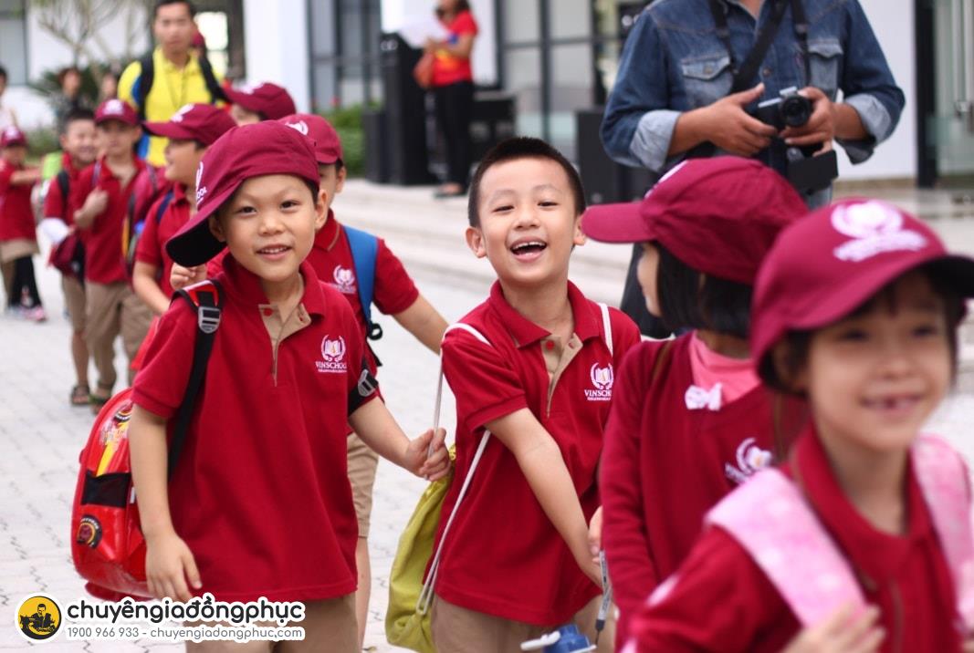 Đồng phục mũ lưỡi trai màu đỏ