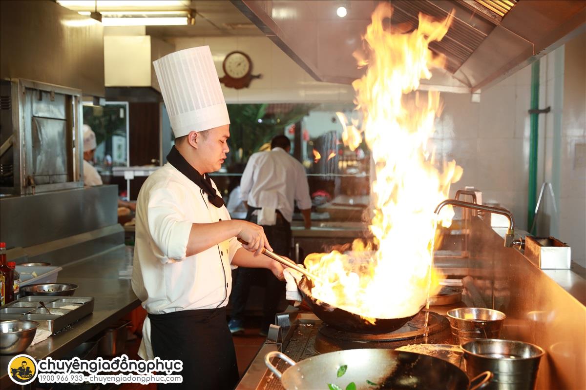 Nón đầu bếp là vật dụng không thể thiếu đối với đầu bếp